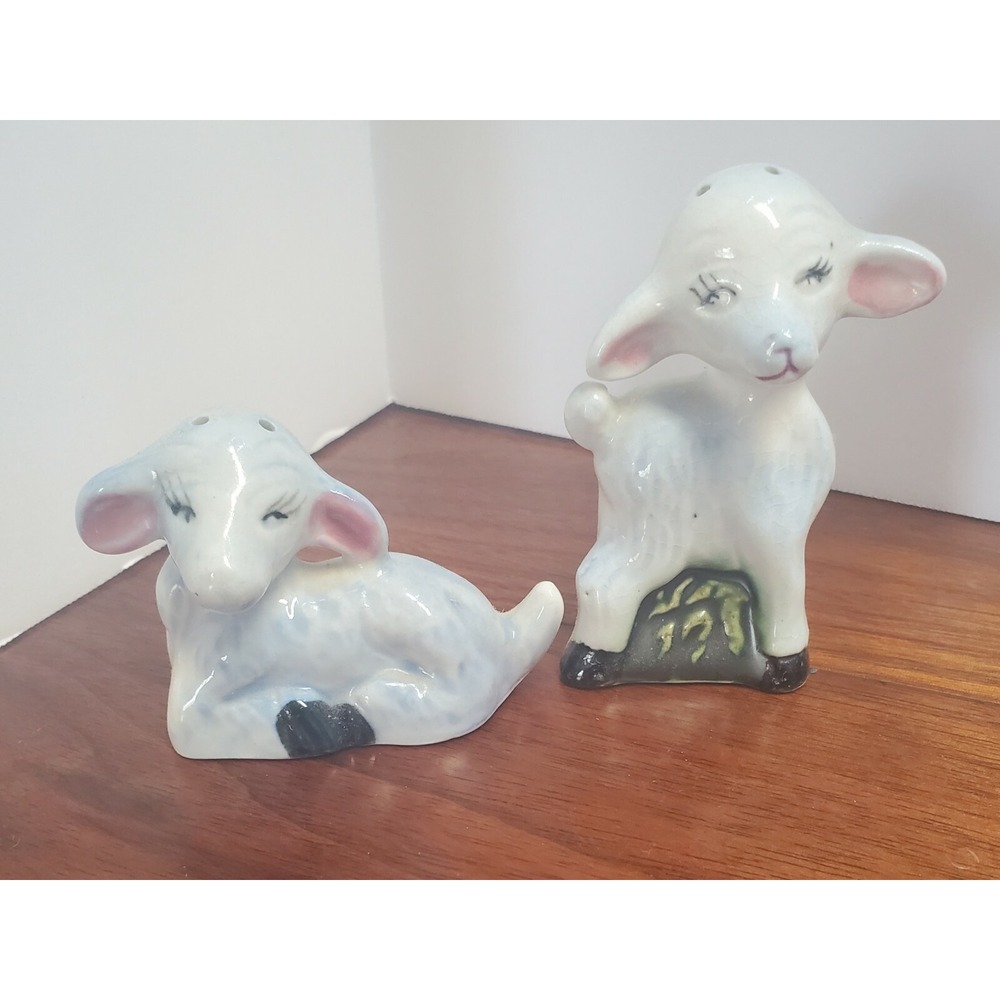 Vintage salt and‎ pepper shakers lambs